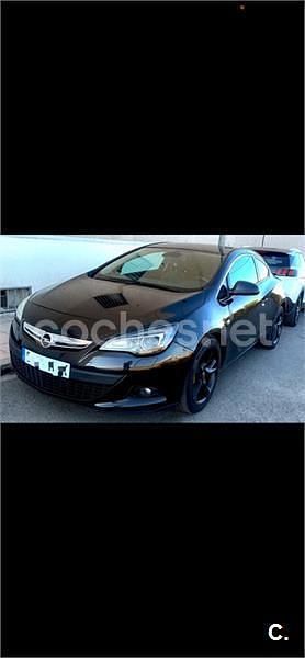 Usado Opel Astra GTC Sportive 165 CV (121 kW) 2012 Negro Berlina