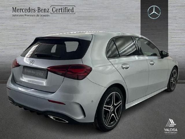 Usado Mercedes A200 AMG line 150 CV (110 kW) 2025 Plata hightech Berlina
