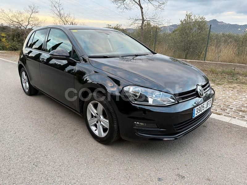Usado VW Golf VII Advance 105 CV (77 kW) 2015 Negro Berlina