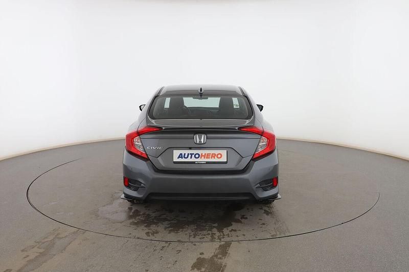 Usado Honda Civic Executive 182 CV (133 kW) 2018 Gris Berlina
