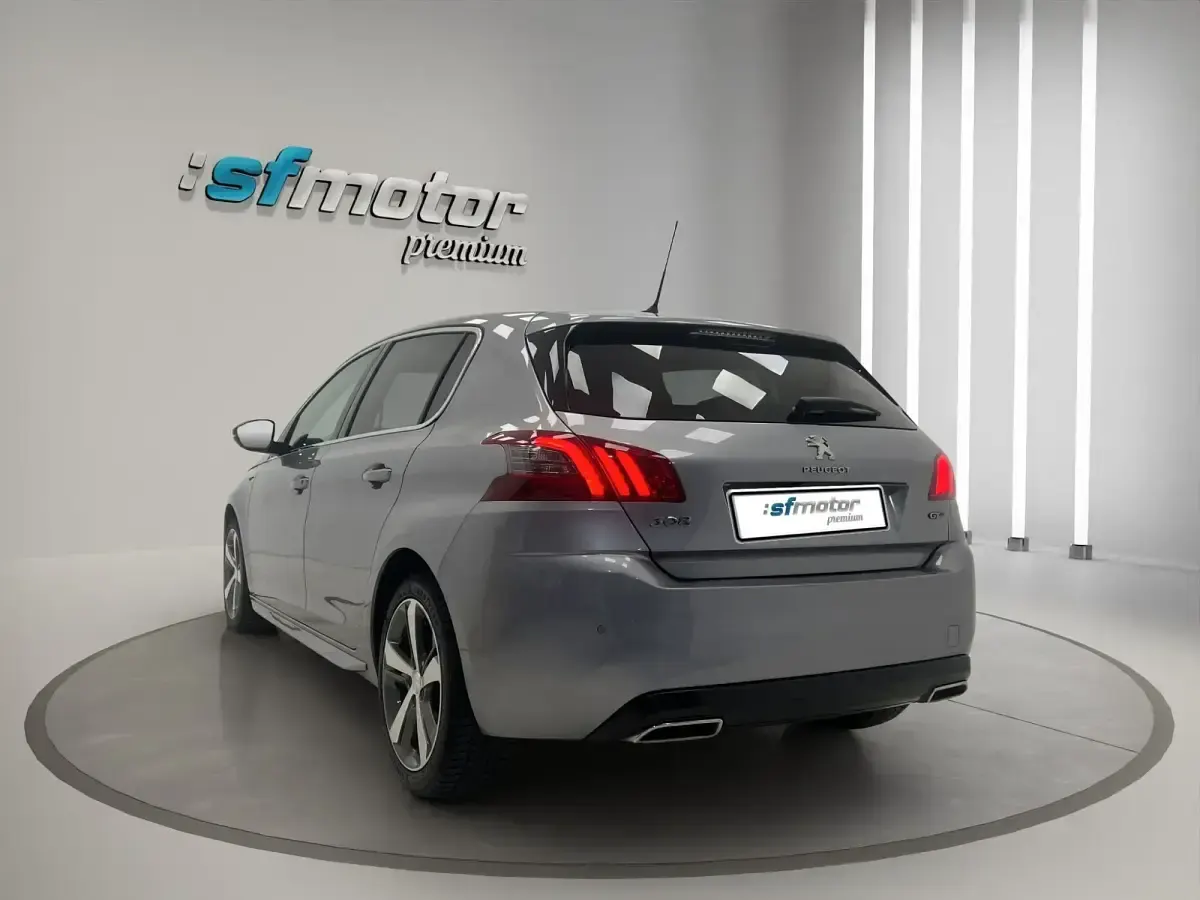 Usado Peugeot 308 Active 131 CV (96 kW) 2020 Gris Utilitario