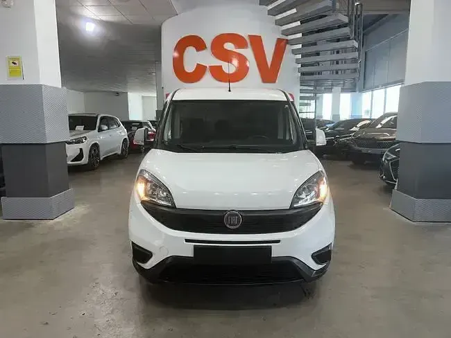 Używany Fiat Doblò 95 KM (69 kW) 2022 Biały Minivan