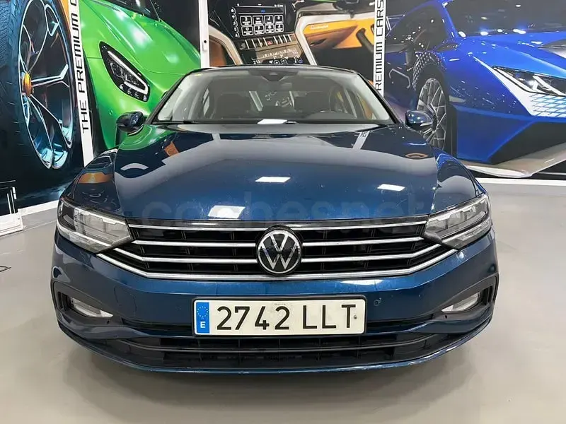 Begagnad VW Passat Business 150 HK (110 kW) 2021 Blå Sedan