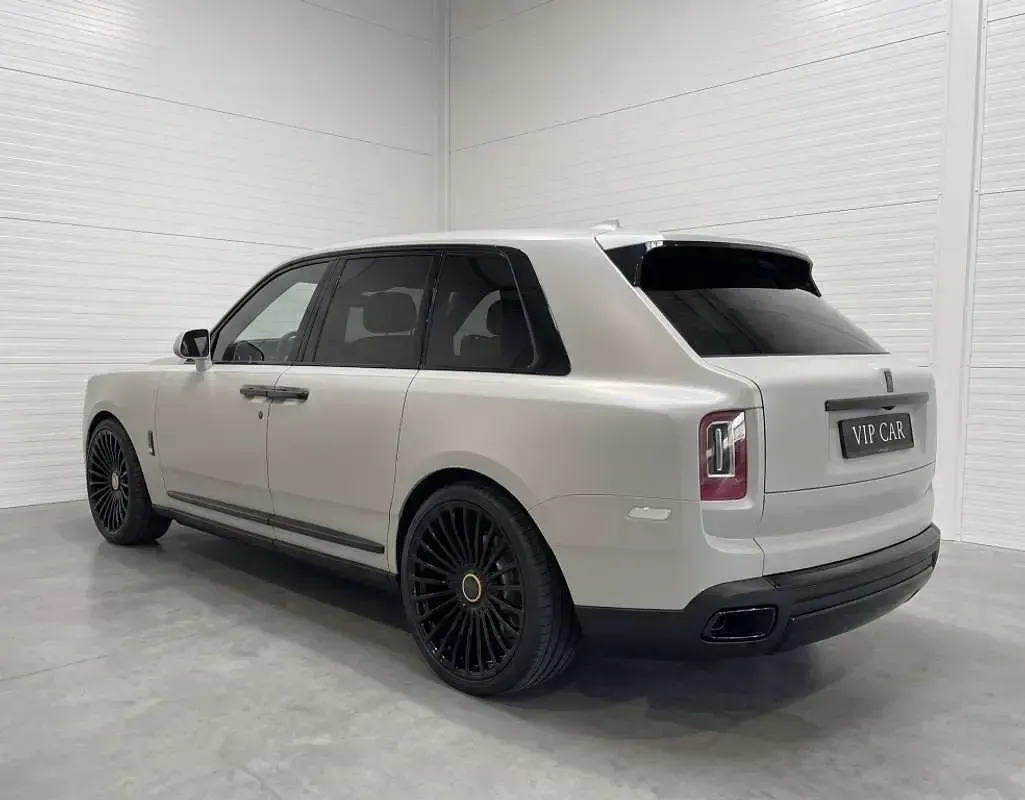 Usado Rolls Royce Cullinan 600 CV (441 kW) 2024 SUV
