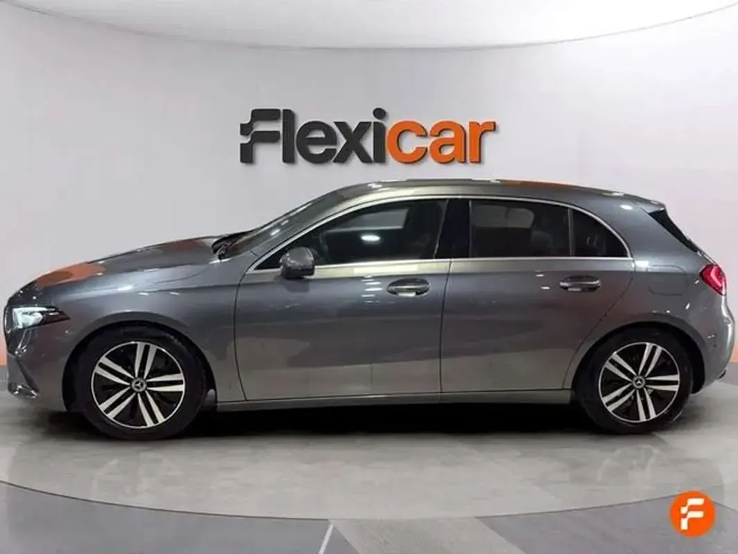 Usado Mercedes A180 136 CV (100 kW) 2022 Gris Berlina