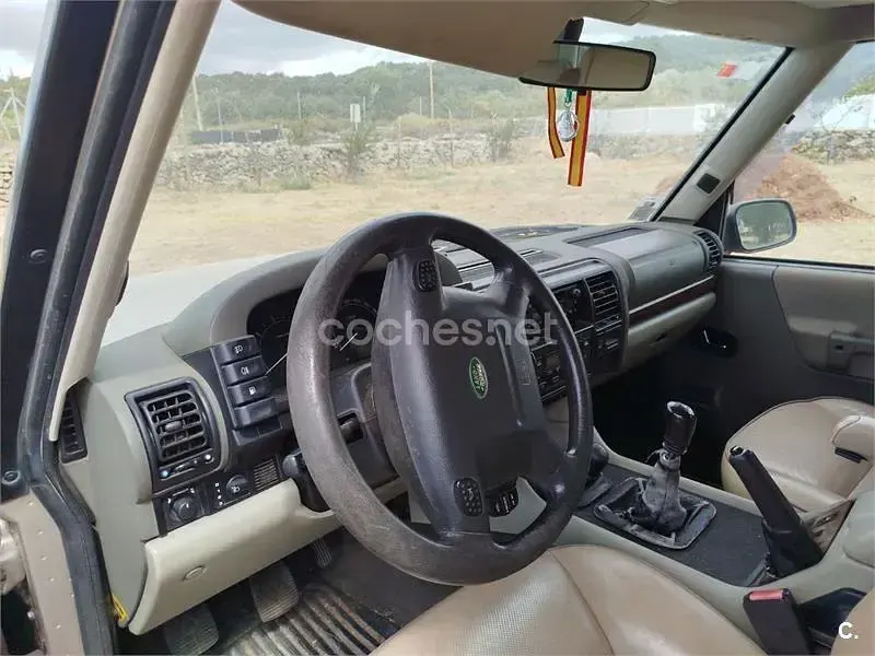 Usado Land Rover Discovery 138 CV (101 kW) 2003 Beige SUV