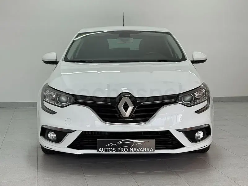 Usado Renault Mégane IV Bose Edition 130 CV (95 kW) 2016 Blanco Berlina