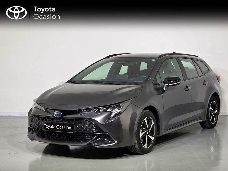 Usado Toyota Corolla Active 140 CV (102 kW) 2025 Gris / plata Familiar