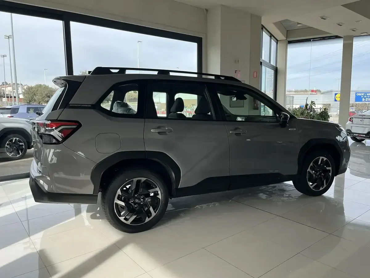 Nieuw Subaru Forester Active 152 PK (111 kW) 2025 Grijs SUV