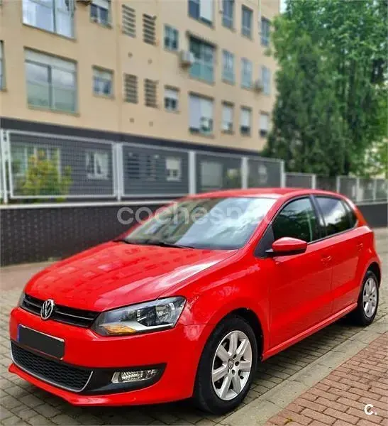 Begagnad VW Polo Advance 90 HK (66 kW) 2014 Röd Sedan