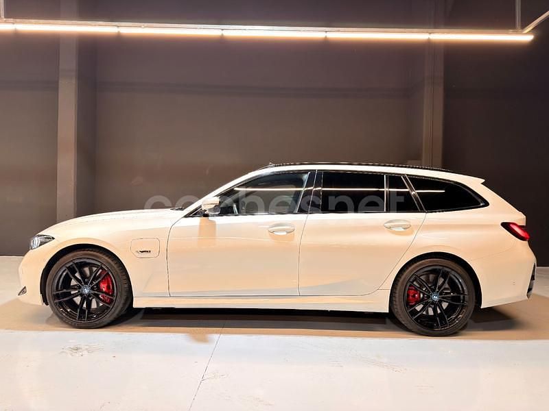Usado BMW 330e Comfort Edition 292 CV (214 kW) 2024 Blanco Familiar