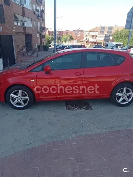 Usado Seat Leon Copa 105 CV (77 kW) 2011 Rojo Utilitario