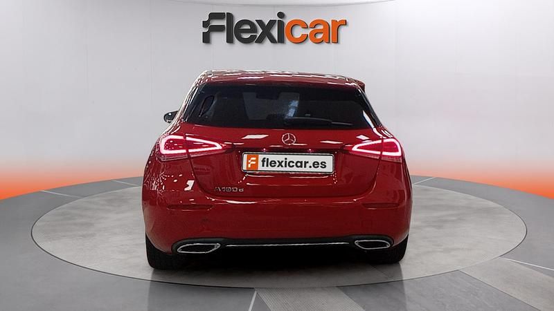 Käytetty Mercedes A180 116 HP (85 kW) 2019 Punainen Sedan