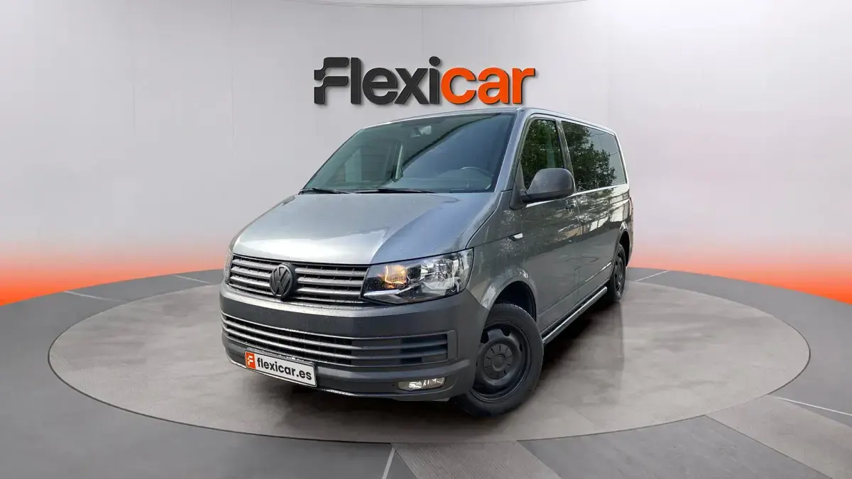 Usado VW Caravelle 150 CV (110 kW) 2020 Gris Van