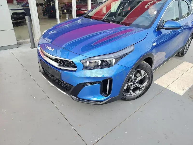 Usado Kia XCeed 140 CV (102 kW) 2025 Azul SUV