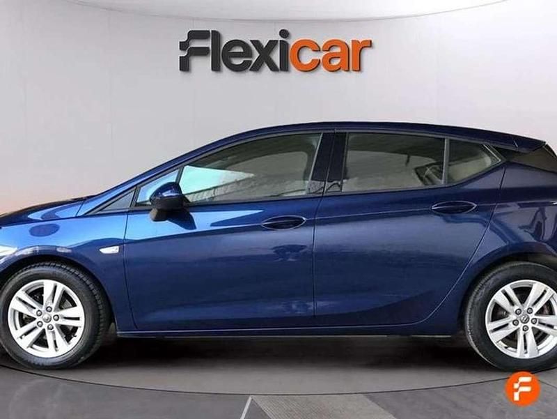 Usado Opel Astra Business Elegance 145 CV (106 kW) 2020 Azul Familiar