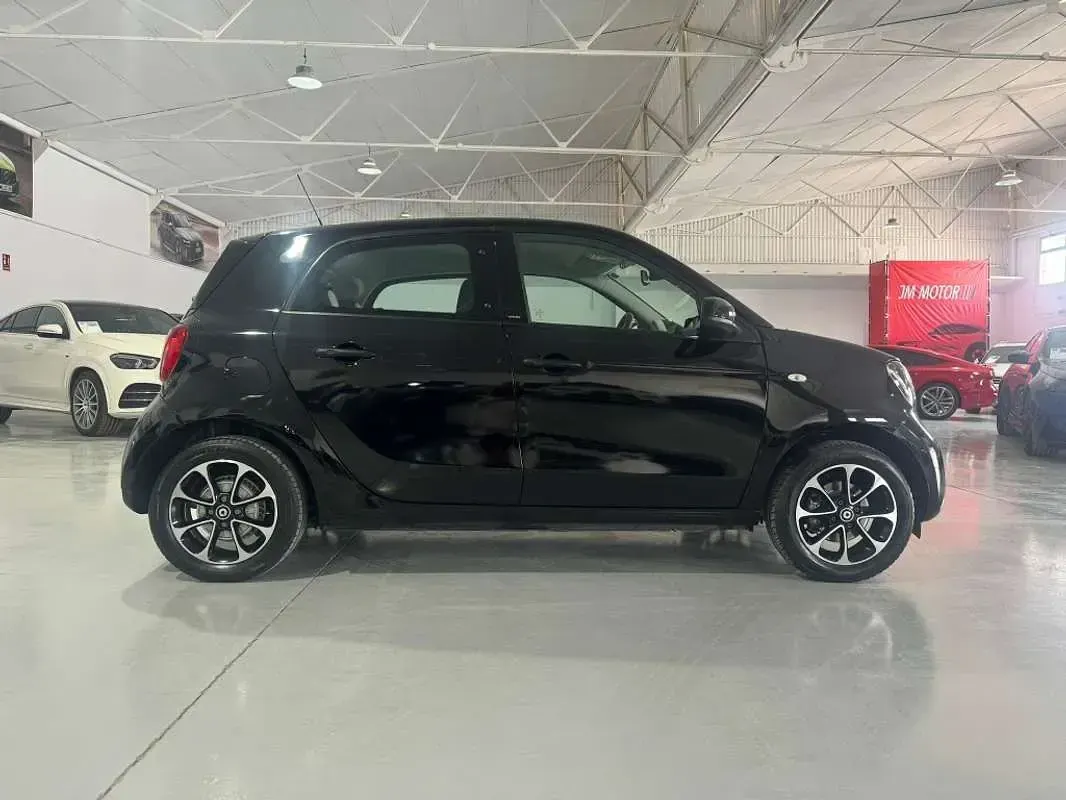 Usado Smart ForFour Passion 71 CV (52 kW) 2016 Negro Utilitario