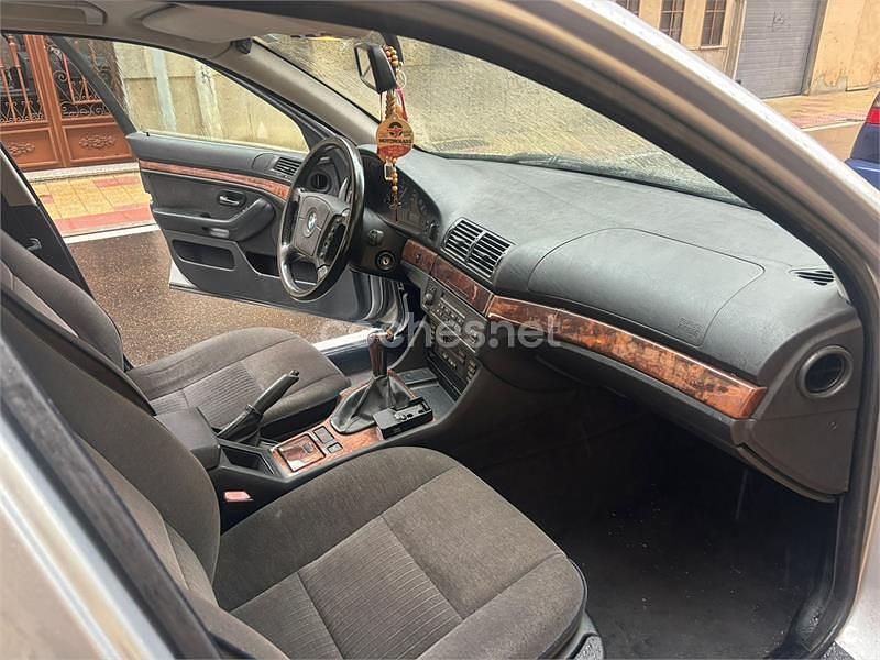 Usado BMW 523 Comfort Edition 170 CV (125 kW) 2000 Gris / plata Berlina