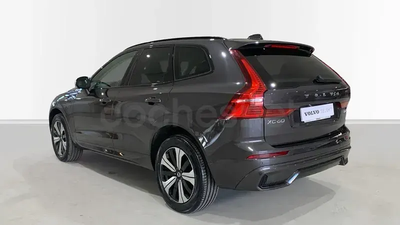 Usado Volvo XC60 Plus 350 CV (257 kW) 2025 Gris / plata SUV