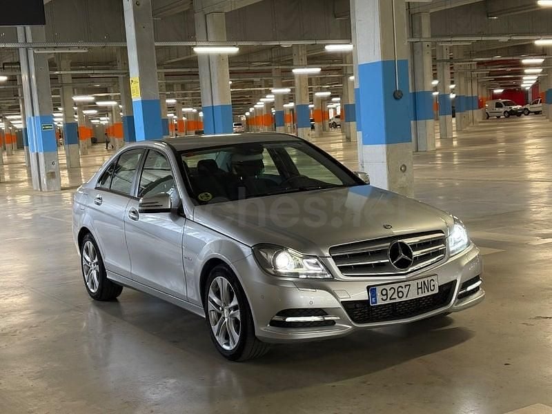 Usado Mercedes C220 170 HP (125 kW) 2013 Cinzento Sedan