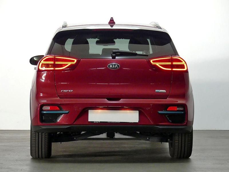 Usado Kia e-Niro 150 kW (204 CV) 2022 Rojo SUV