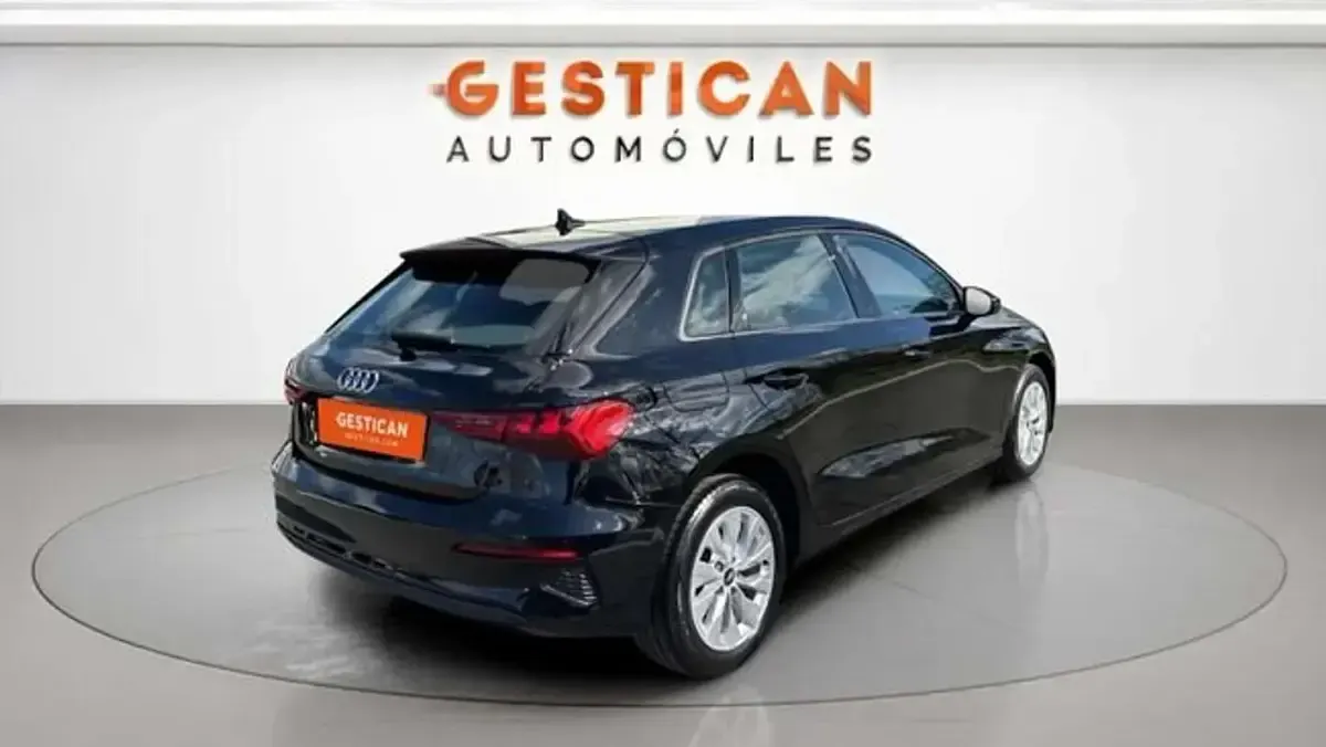 Usado Audi A3 Sportback S-Line 204 CV (150 kW) 2022 Negro Utilitario