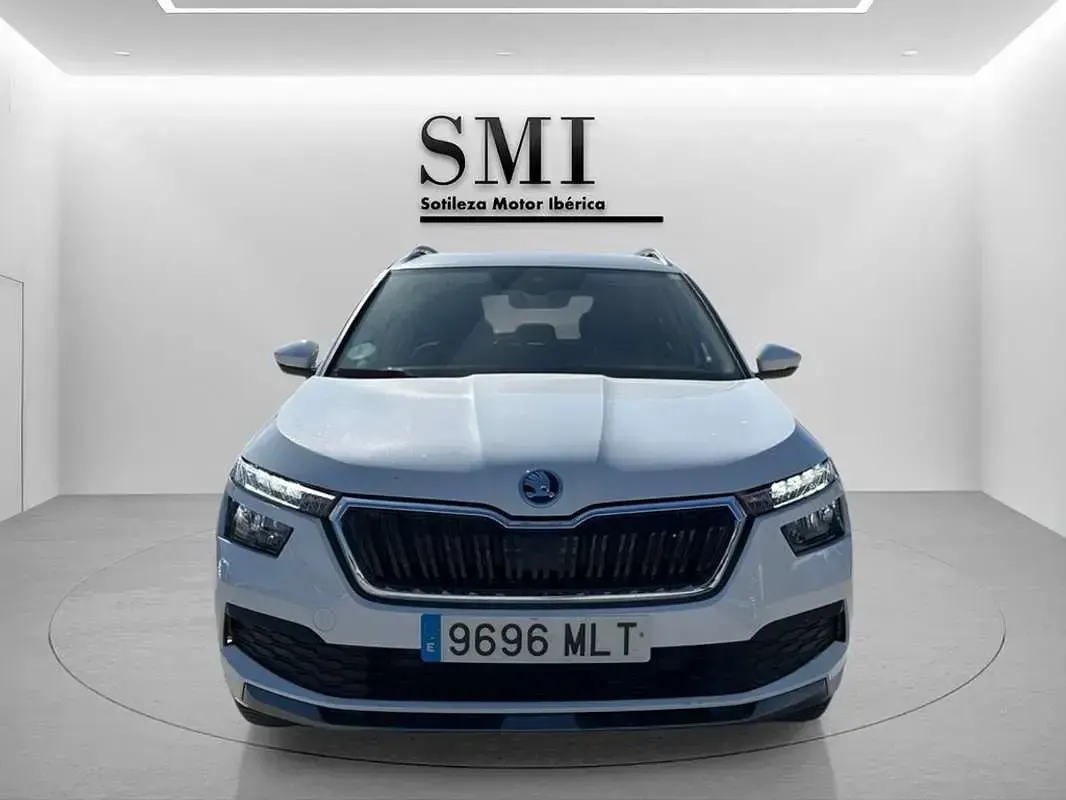 Usado Skoda Kamiq Ambition 95 CV (69 kW) 2023 Blanco SUV