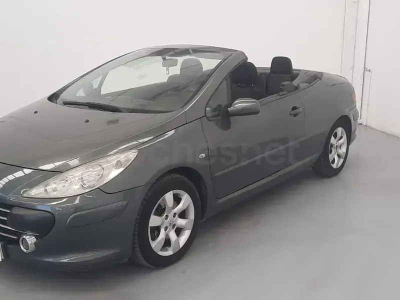 Usado Peugeot 307 CC 136 CV (100 kW) 2006 Gris / plata Descapotable