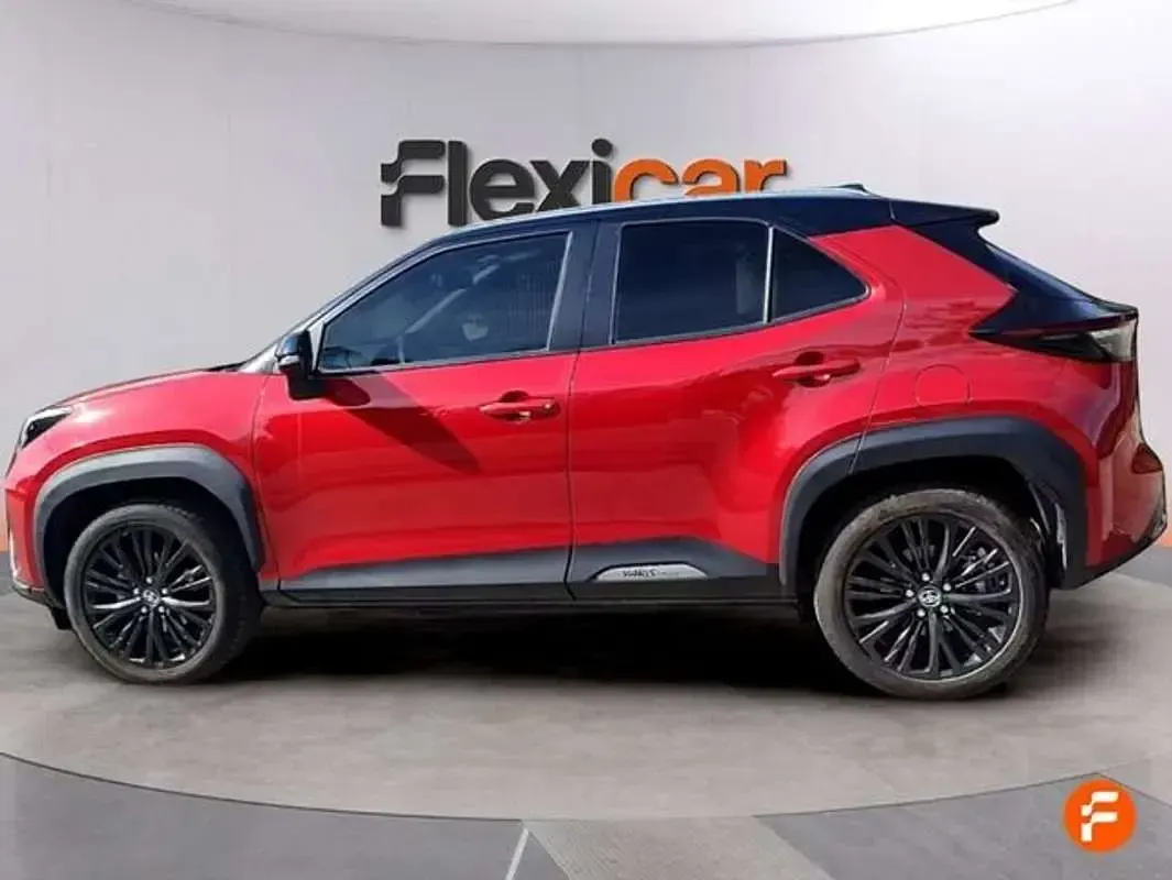 Usado Toyota Yaris Cross 116 CV (85 kW) 2022 Rojo SUV