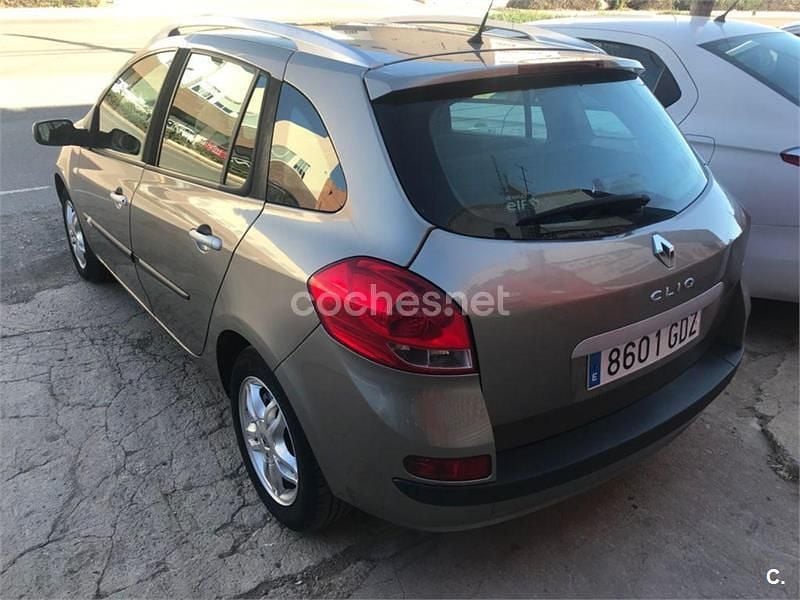 Beige Usado 2008 Renault Clio GrandTour Dynamique Familiar | 4450 € (Precio justo) - Imagen 1/4