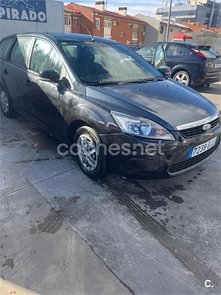 Usado Ford Focus Trend 90 CV (66 kW) 2008 Negro Familiar
