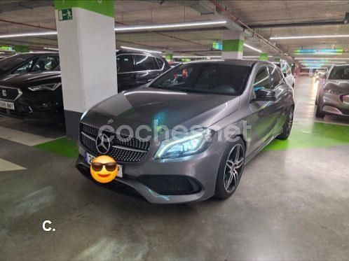 Usado Mercedes A180 122 CV (89 kW) 2017 Gris / plata Berlina
