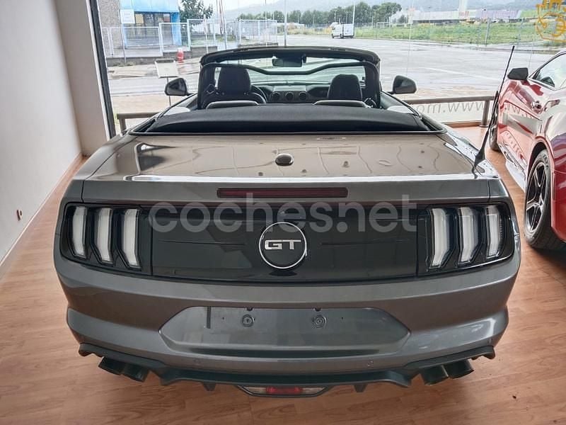 Usado Ford Mustang GT 450 CV (330 kW) 2021 Gris / plata Descapotable