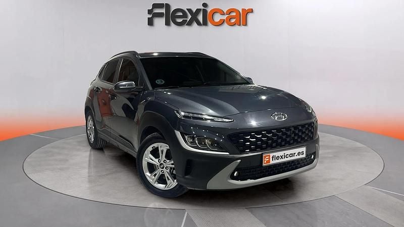 Usado Hyundai Kona 120 CV (88 kW) 2022 Gris SUV