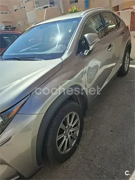Usado Lexus NX300h Business Edition 197 CV (144 kW) 2017 Beige SUV