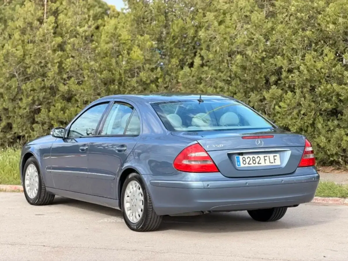 Gebraucht Mercedes E350 Elegance 272 PS (200 kW) 2006 Blau Limousine