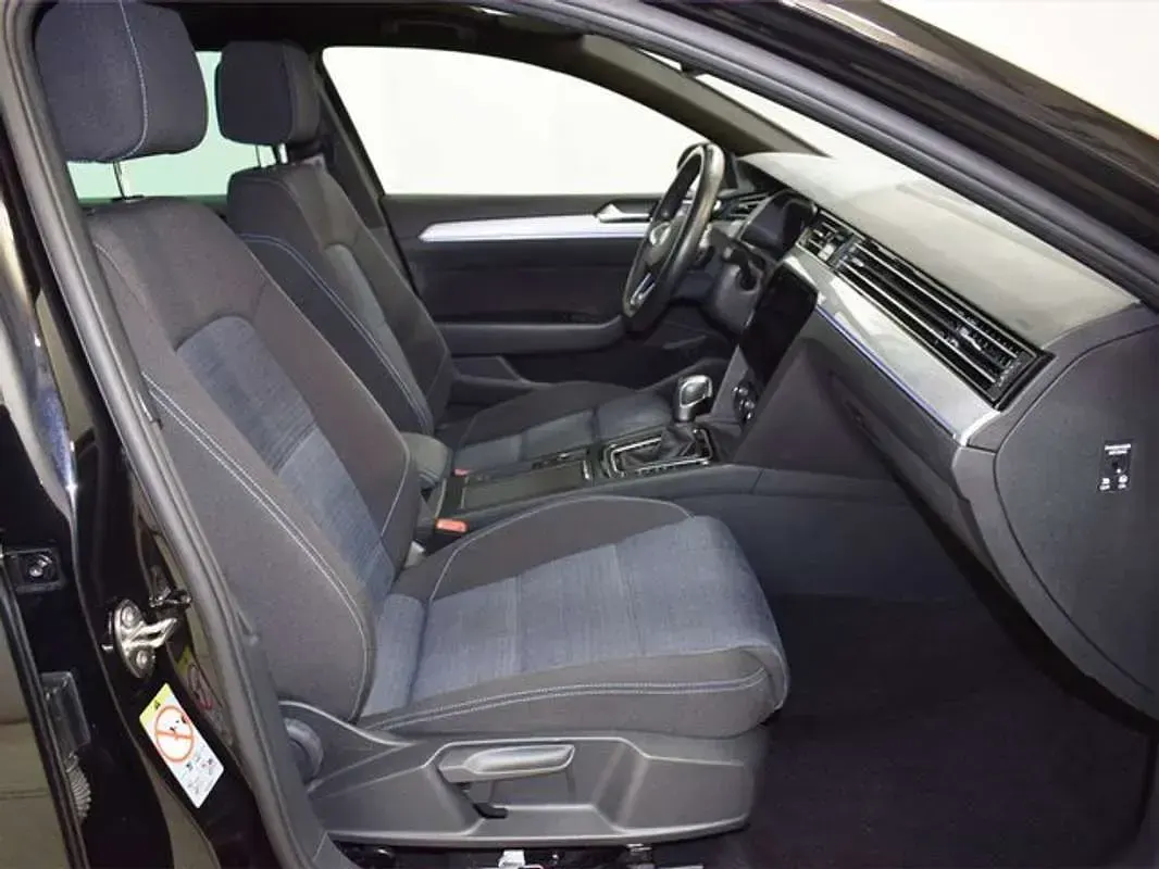 Usado VW Passat GTE 218 CV (160 kW) 2022 Negro Familiar