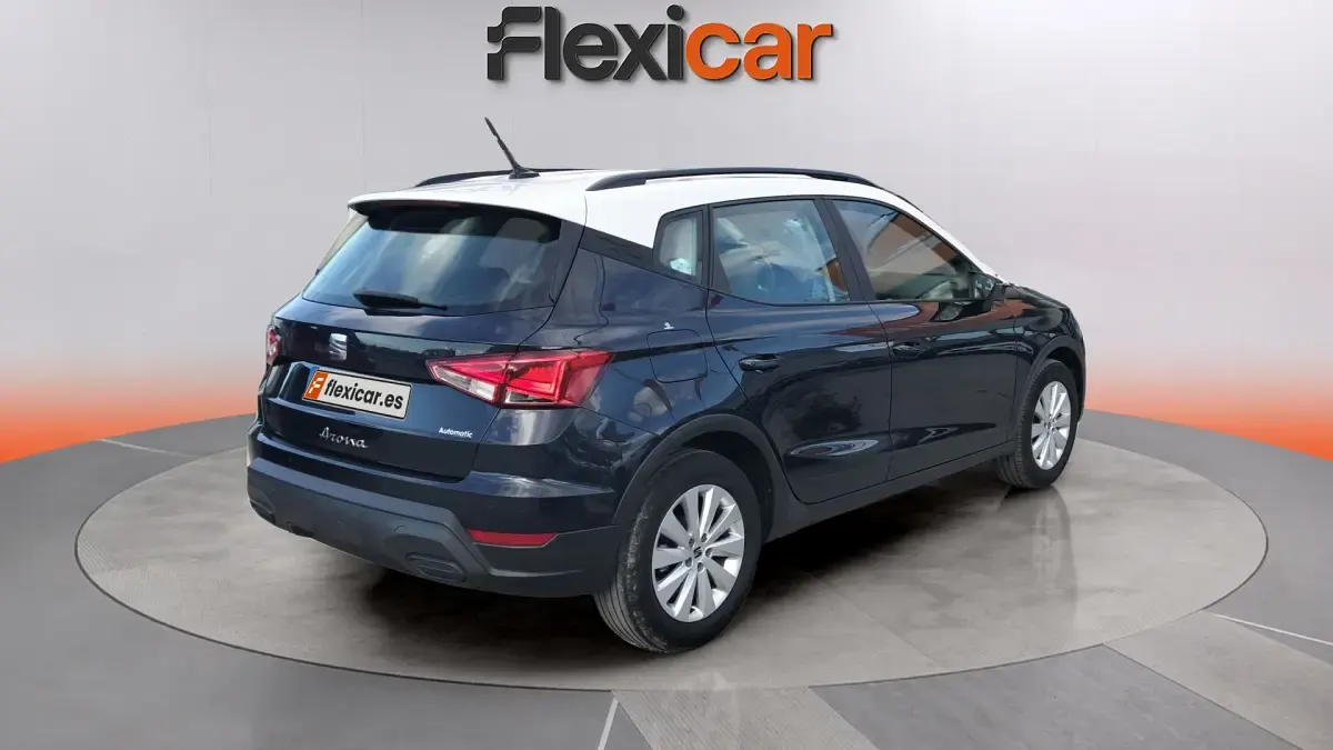 Usado Seat Arona Style 110 CV (80 kW) 2022 Azul SUV