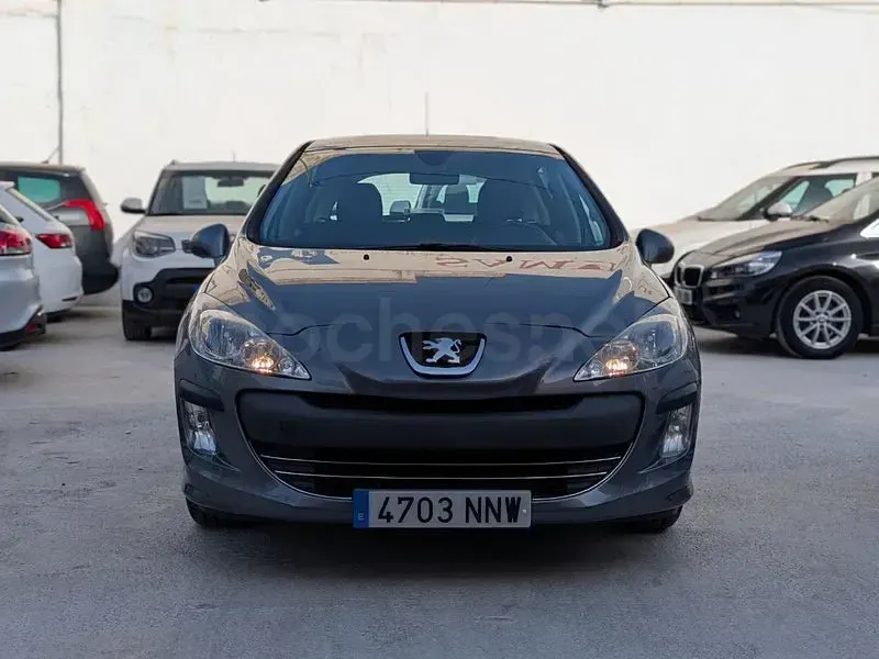 Usado Peugeot 308 95 CV (69 kW) 2010 Gris / plata Berlina