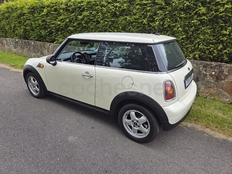 Usado Mini Cooper 120 CV (88 kW) 2010 Beige Utilitario