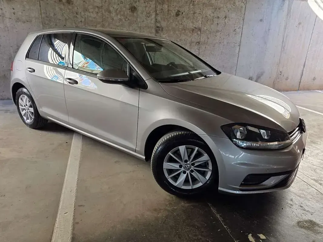 Usado VW Golf VII Advance 116 CV (85 kW) 2017 Gris Utilitario