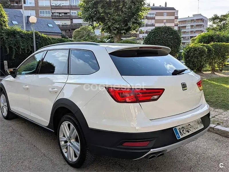 Usado Seat Leon ST 150 CV (110 kW) 2018 Blanco Familiar