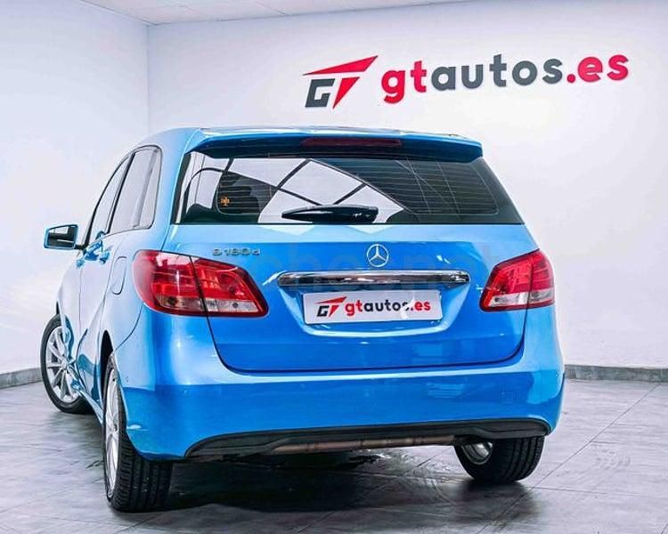 Usado Mercedes B180 109 CV (80 kW) 2016 Azul Monovolumen