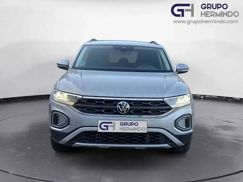 Usado VW T-Roc Life 115 CV (84 kW) 2022 Gris / plata SUV
