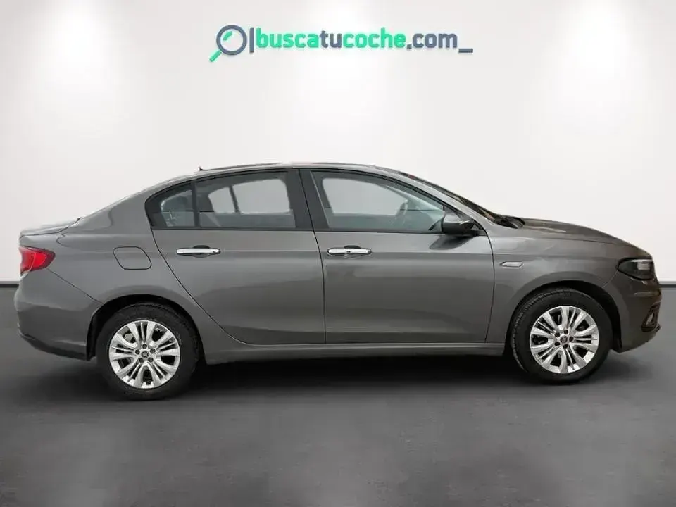 Usado Fiat Tipo Easy 95 CV (69 kW) 2018 Gris Berlina