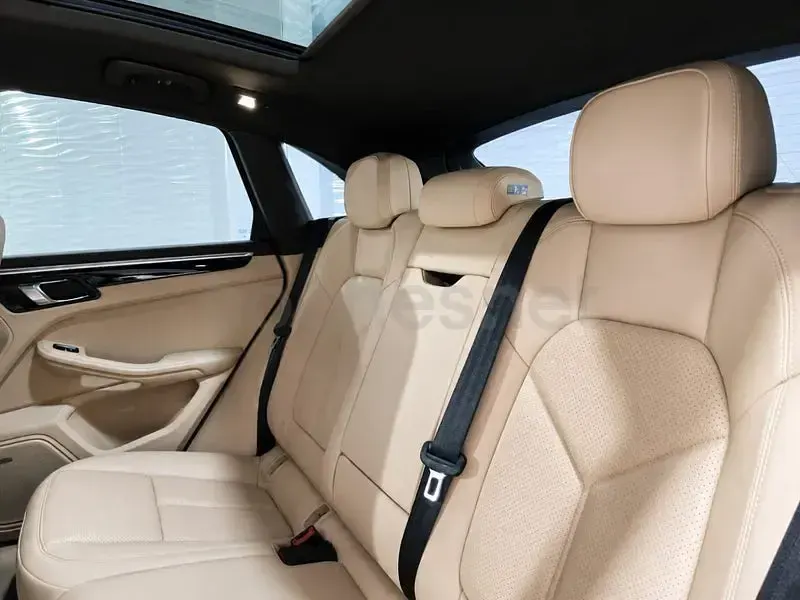 Usado Porsche Macan 252 CV (185 kW) 2018 Rojo SUV