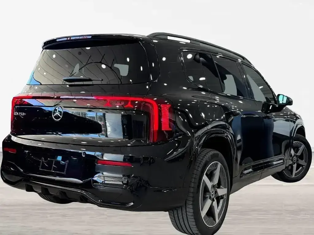 Usado Mercedes GLB250 200 kW (272 CV) 2026 Negro SUV