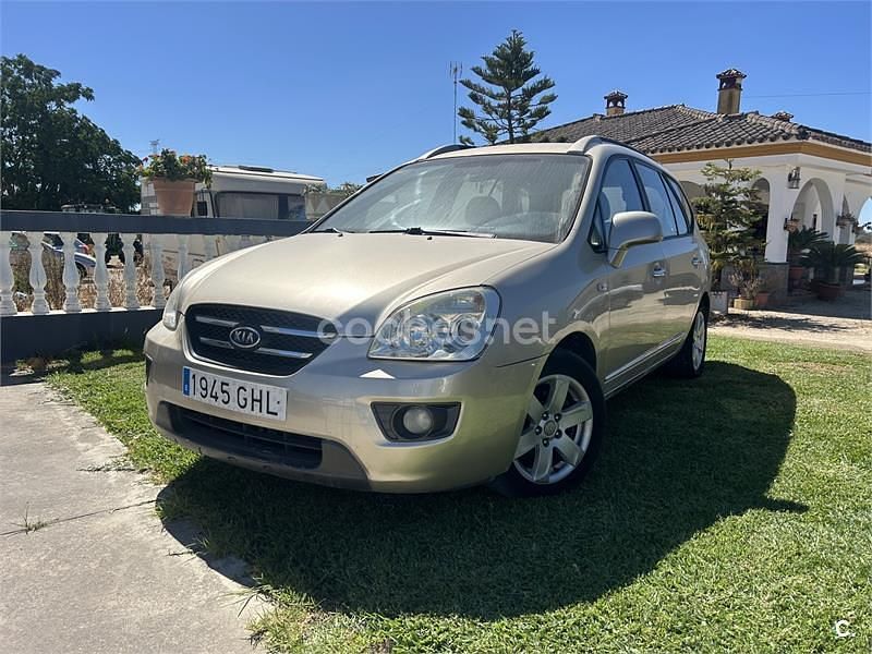 Beige Usado 2008 Kia Carens Monovolumen | 3299 € (Buen precio) - Imagen 1/4