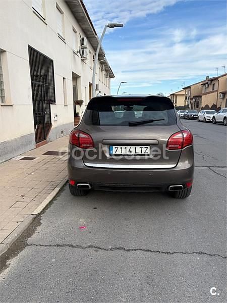 Usado Porsche Cayenne 400 CV (294 kW) 2011 Marrón SUV