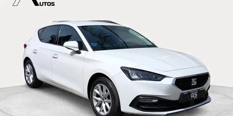 Usado Seat Leon Style 110 CV (80 kW) 2022 Blanco